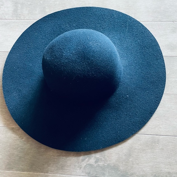 American Apparel wool hat - Picture 2 of 4